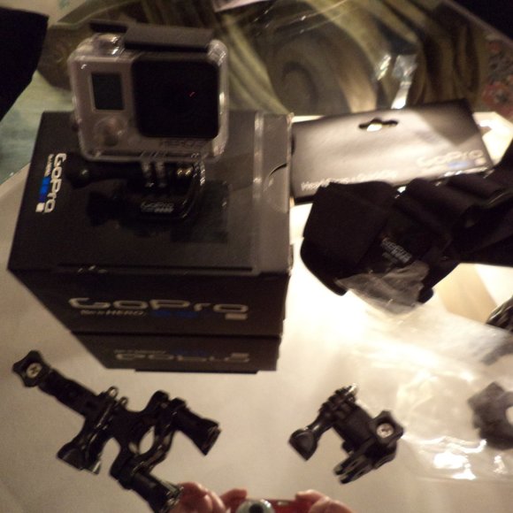 GoPro 3 Be a Hero Black with Chrome Accents - Picture 3 of 10